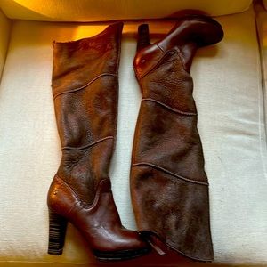 Brown Ugg shearling over the knee boots. Size8.5. Fits 8.